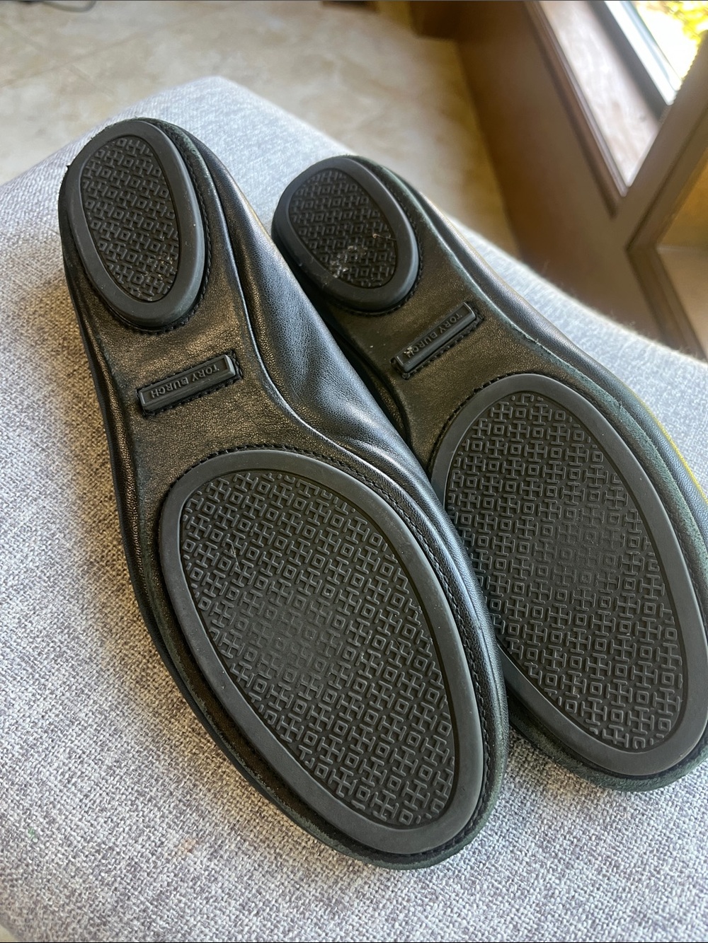 Tory Burch Black Leather Logo Round-Toe Ballet Flats - Picture 3 of 9